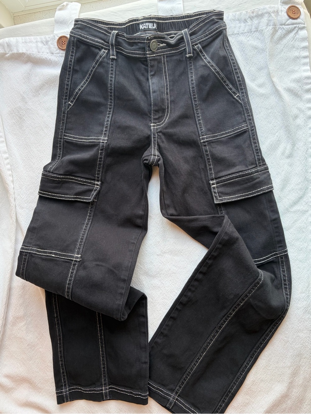 KATIEJ NYC Black Utility Cargo Pants Girls size 7/8 White Contrast Stitch Stretc